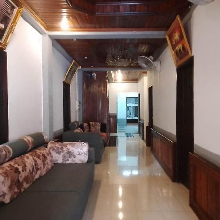 Funny Backpacker Hostel Luang Prabang Luaran gambar