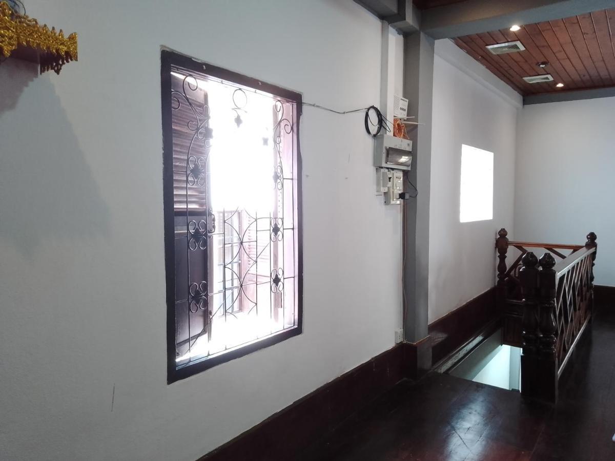 Funny Backpacker Hostel Luang Prabang Luaran gambar