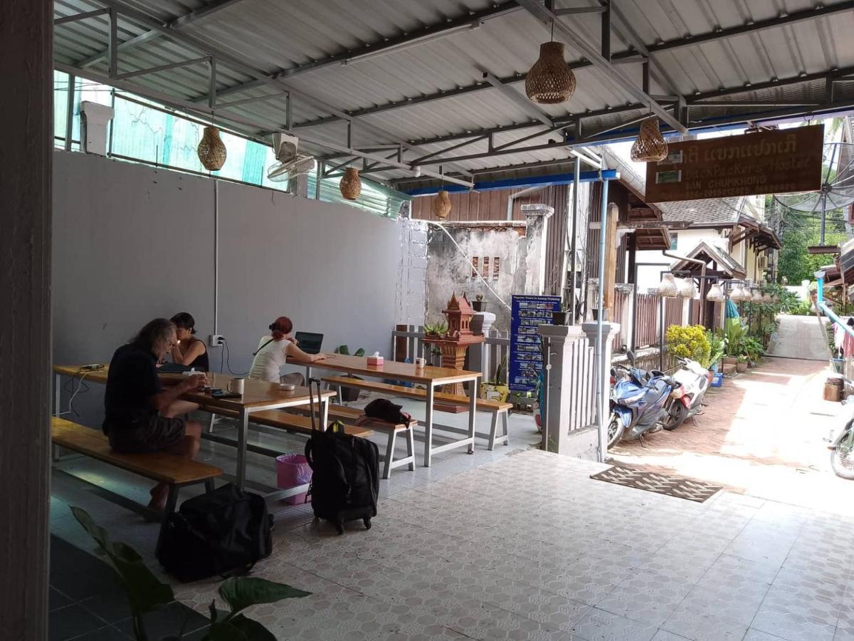 Funny Backpacker Hostel Luang Prabang Luaran gambar
