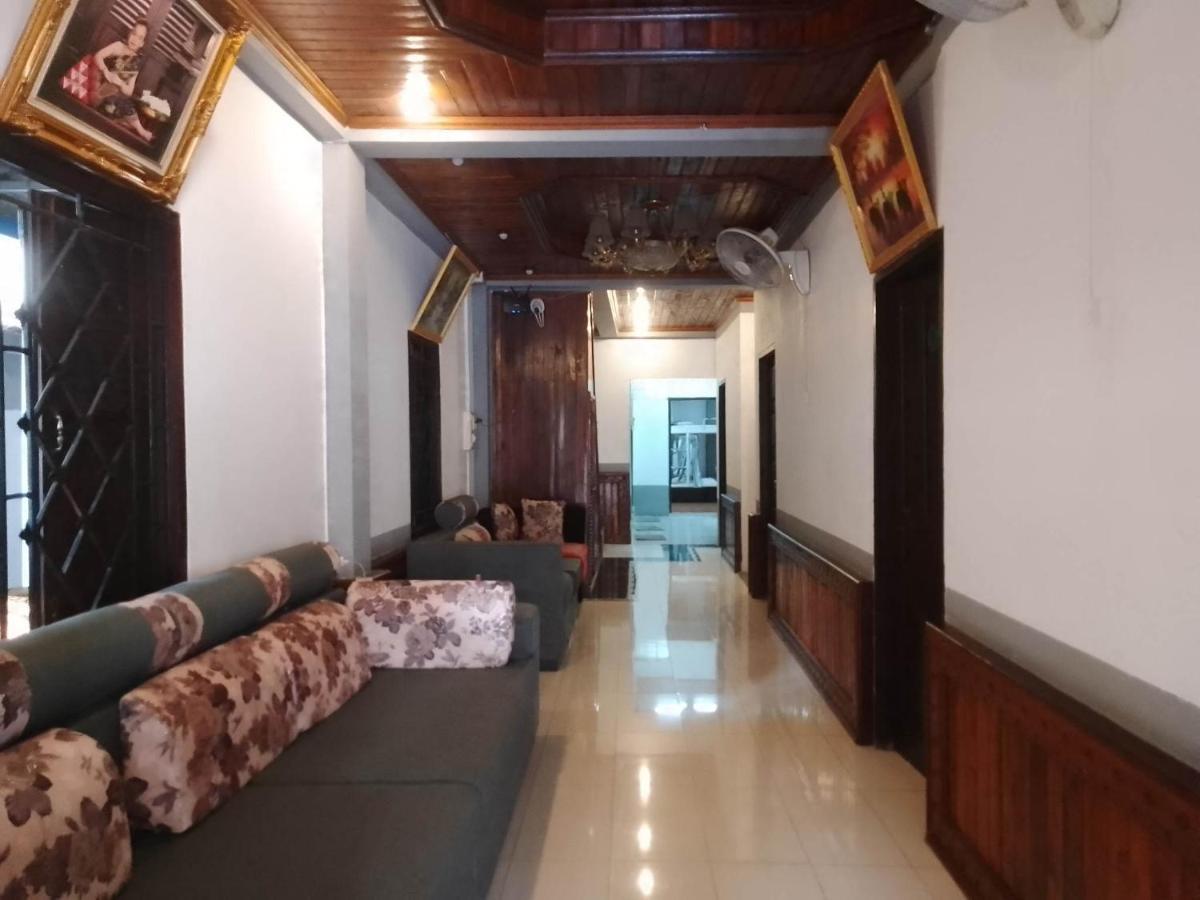 Funny Backpacker Hostel Luang Prabang Luaran gambar
