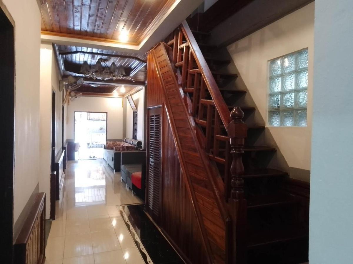 Funny Backpacker Hostel Luang Prabang Luaran gambar