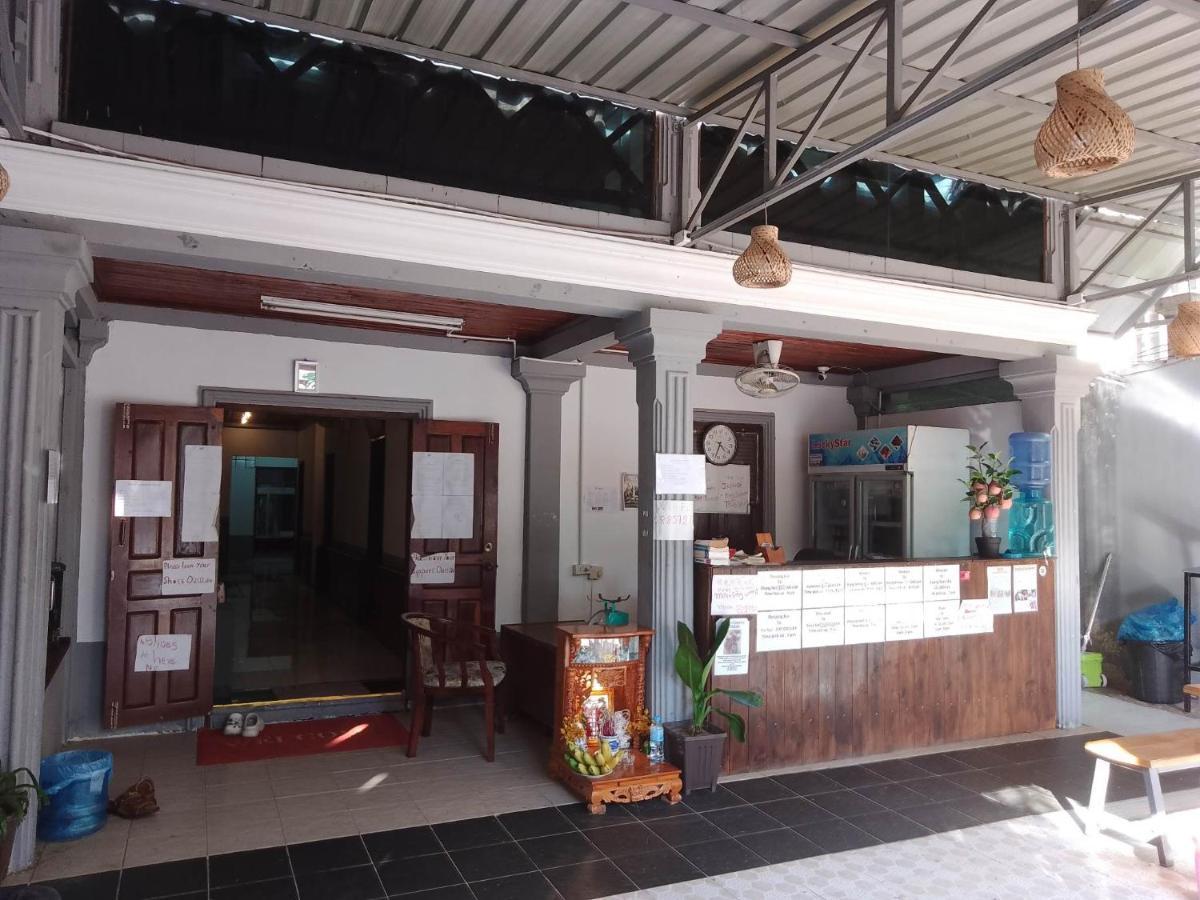 Funny Backpacker Hostel Luang Prabang Luaran gambar