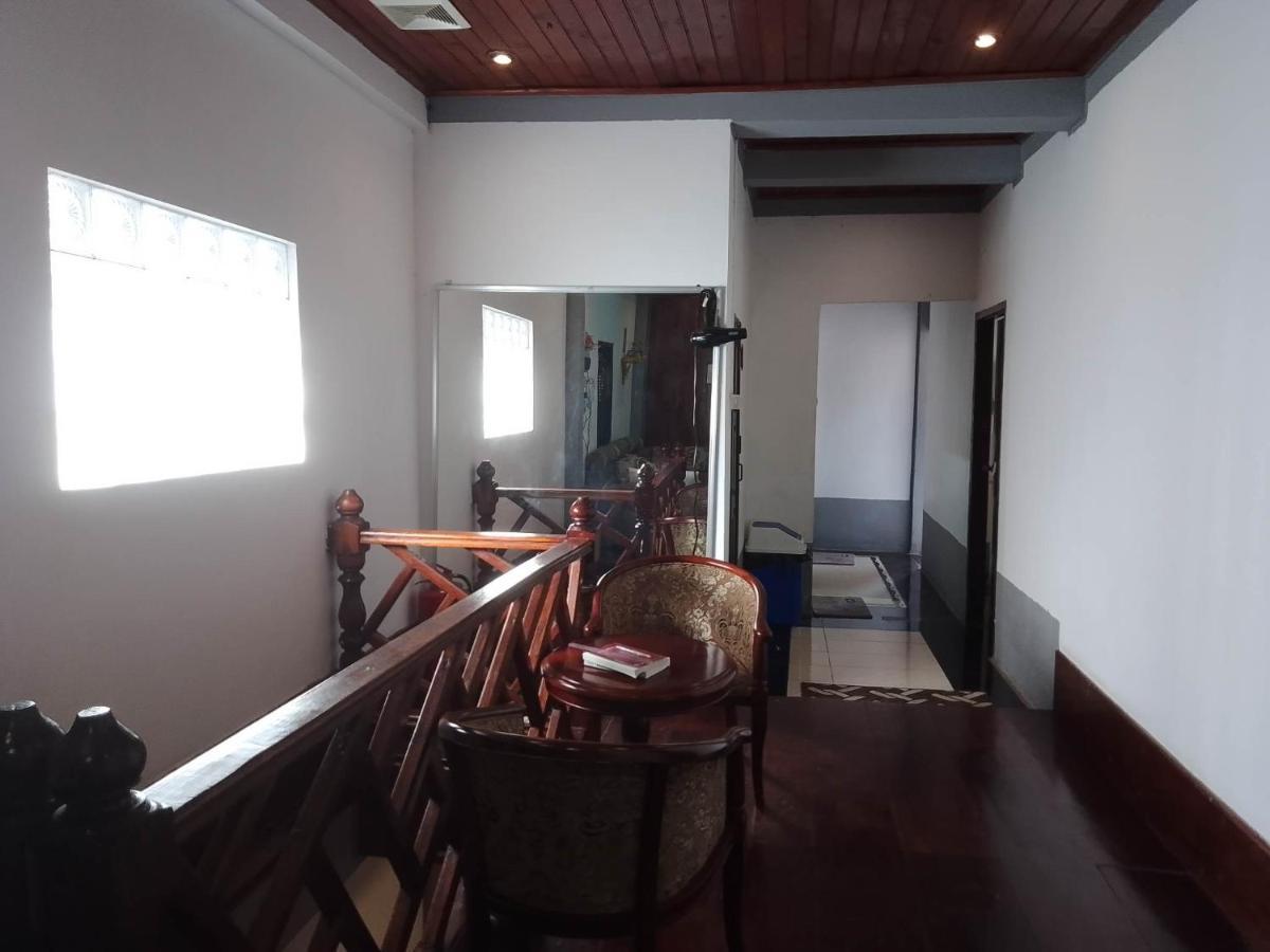 Funny Backpacker Hostel Luang Prabang Luaran gambar